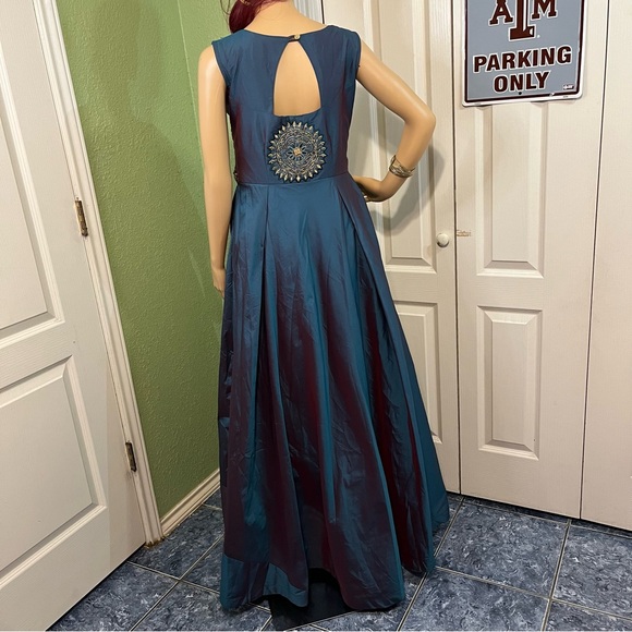 Indian Wedding Gowns Dress - Picture 5 of 8